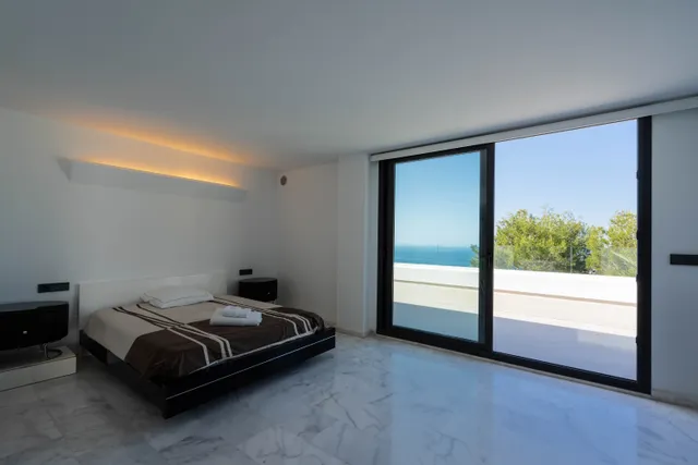 Большая современная вилла  в Алтее Хиллс — photo 33