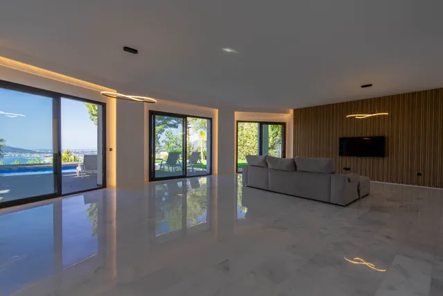 Большая современная вилла  в Алтее Хиллс — photo 12