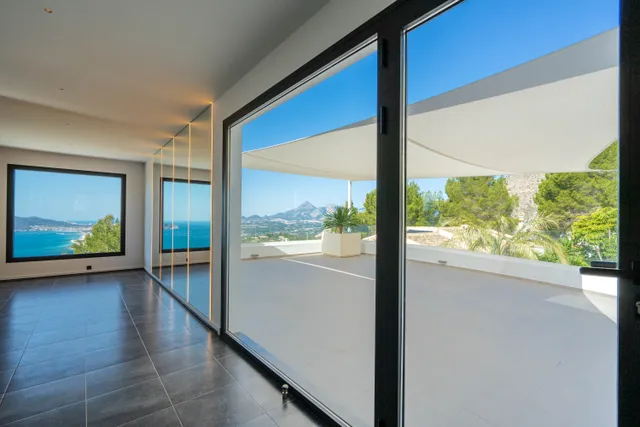 Большая современная вилла  в Алтее Хиллс — photo 10