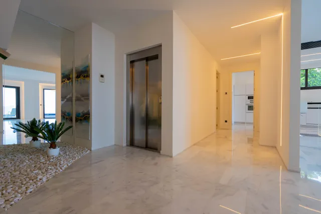 Большая современная вилла  в Алтее Хиллс — photo 17