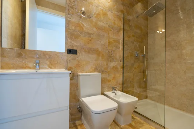 Большая современная вилла  в Алтее Хиллс — photo 26