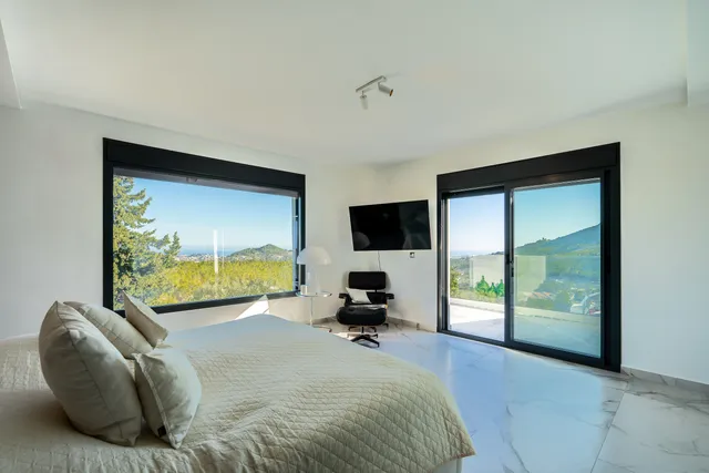 Fantastic villa with total privacy and panoramic views in Benissa — photo 13