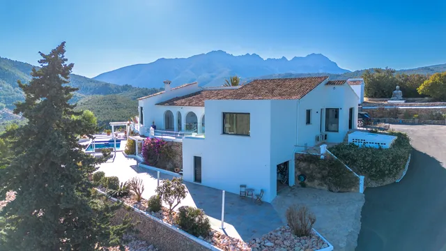 Fantastic villa with total privacy and panoramic views in Benissa — photo 38