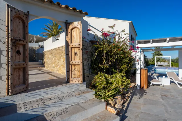 Fantastic villa with total privacy and panoramic views in Benissa — photo 37