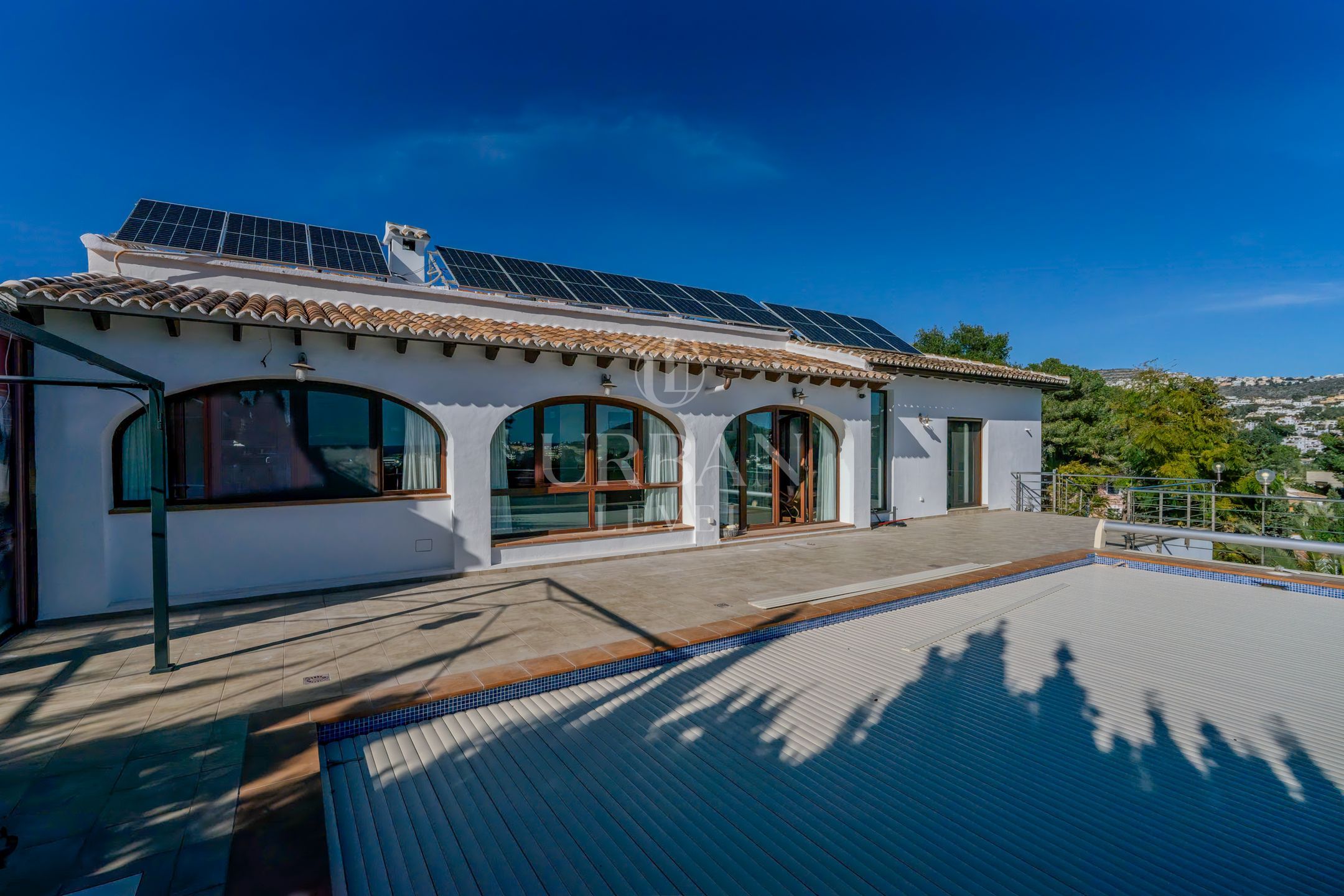 Spacious Mediterranean Villa with Panoramic Views