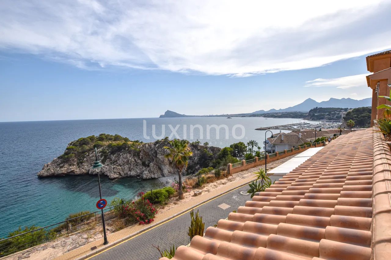 Wohnung zur Miete mit offenem Meerblick in Mascarat — photo 1