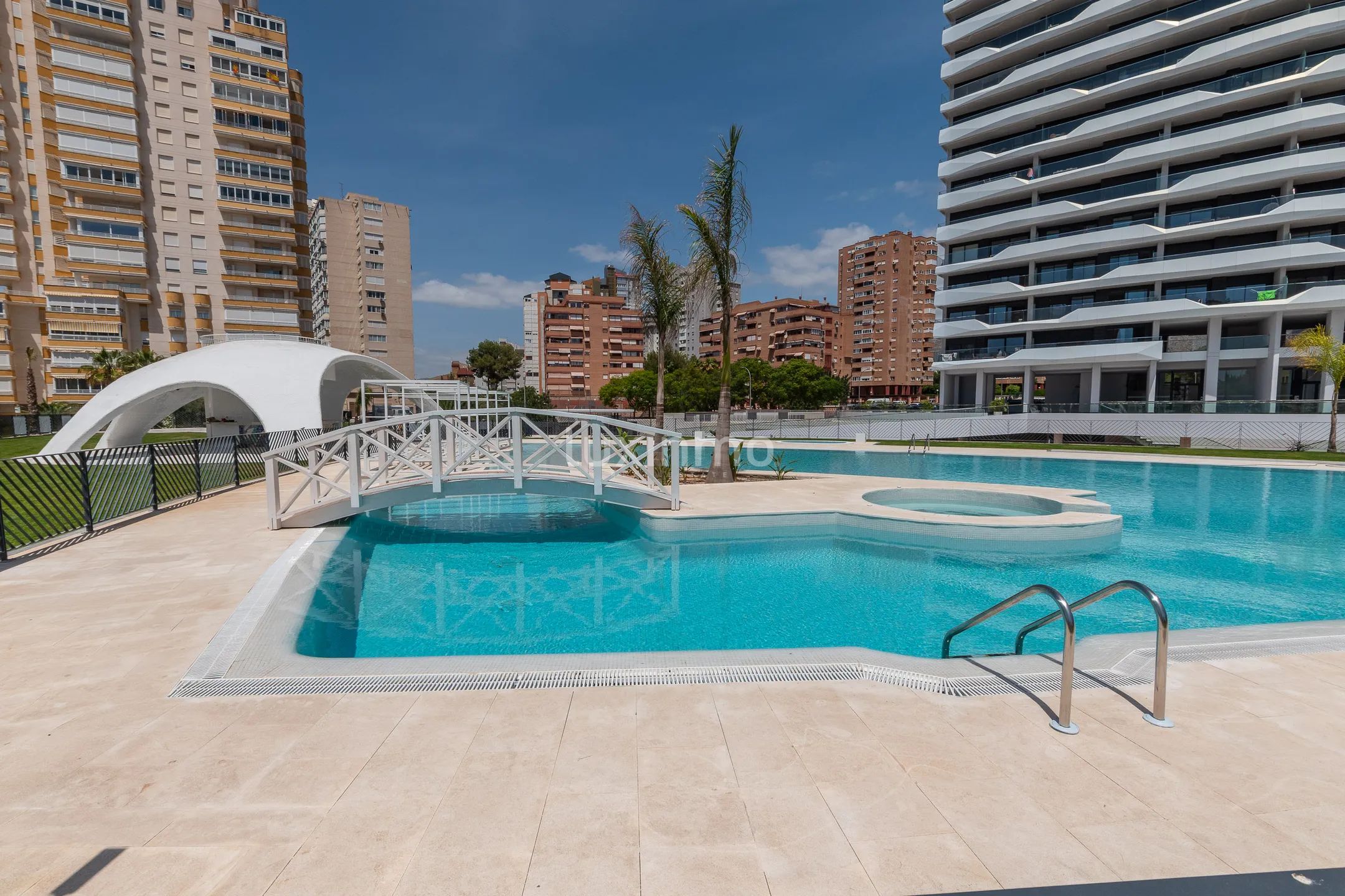 Flat with sea views for sale in Benidorm Beach — photo 21