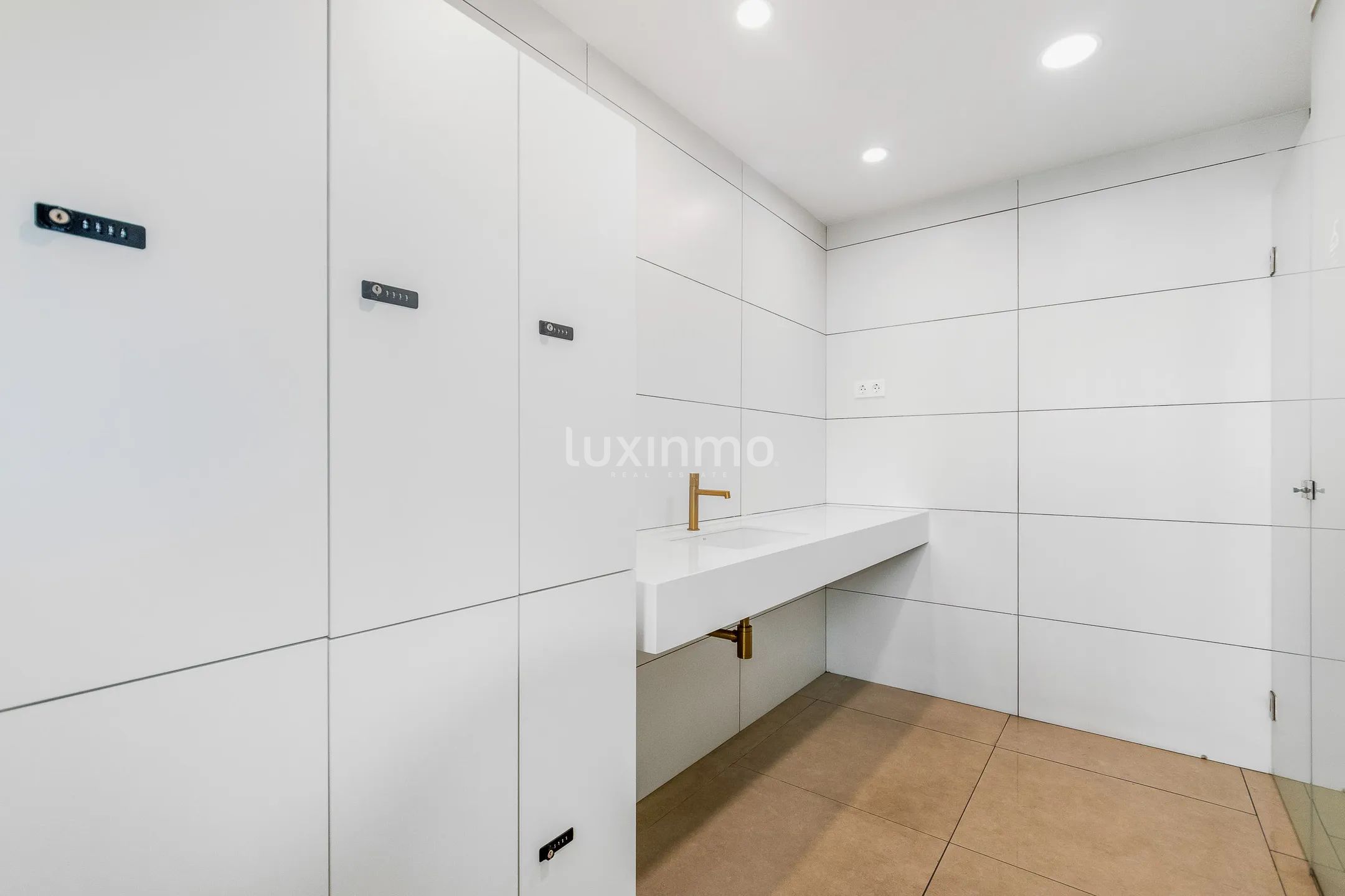 Flat with sea views for sale in Benidorm Beach — photo 31