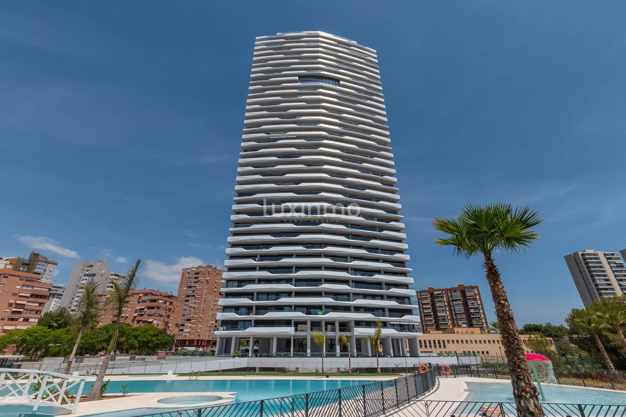 Flat with sea views for sale in Benidorm Beach — photo 18