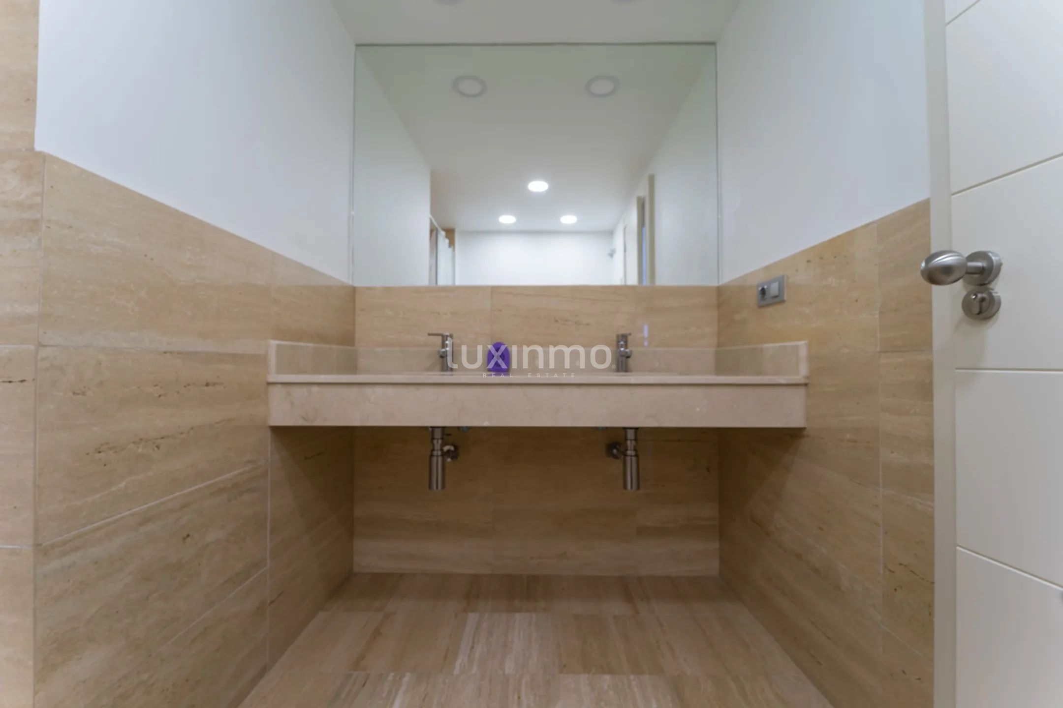 Apartamento  en primera línea de playa en alquiler con vistas al mar — photo 25