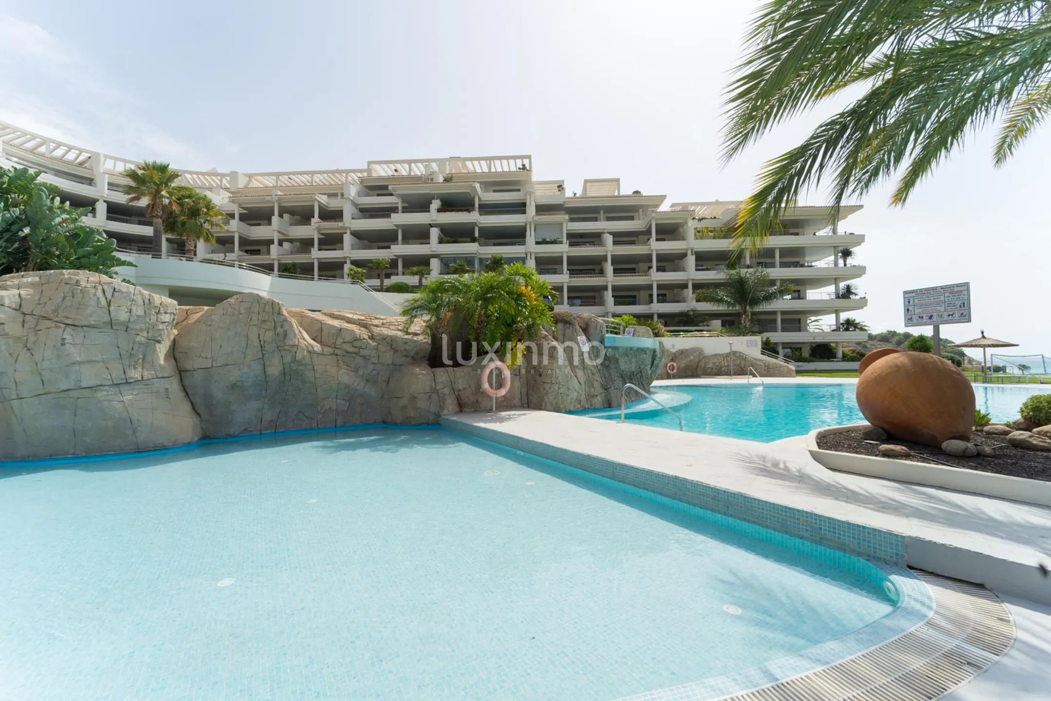 Apartamento  en primera línea de playa en alquiler con vistas al mar — photo 9