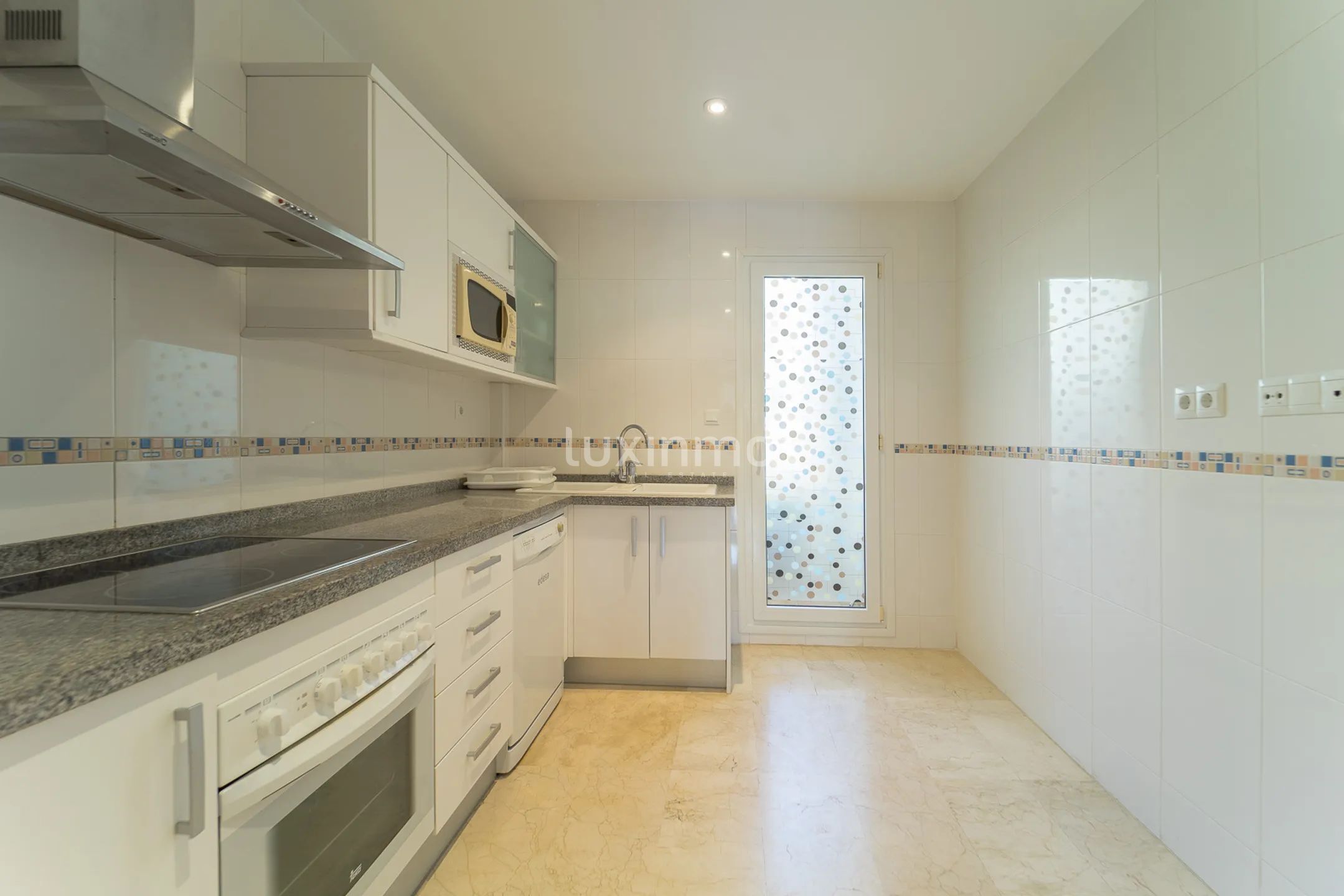 Apartment on the second line of the beach in Mascarat — photo 15