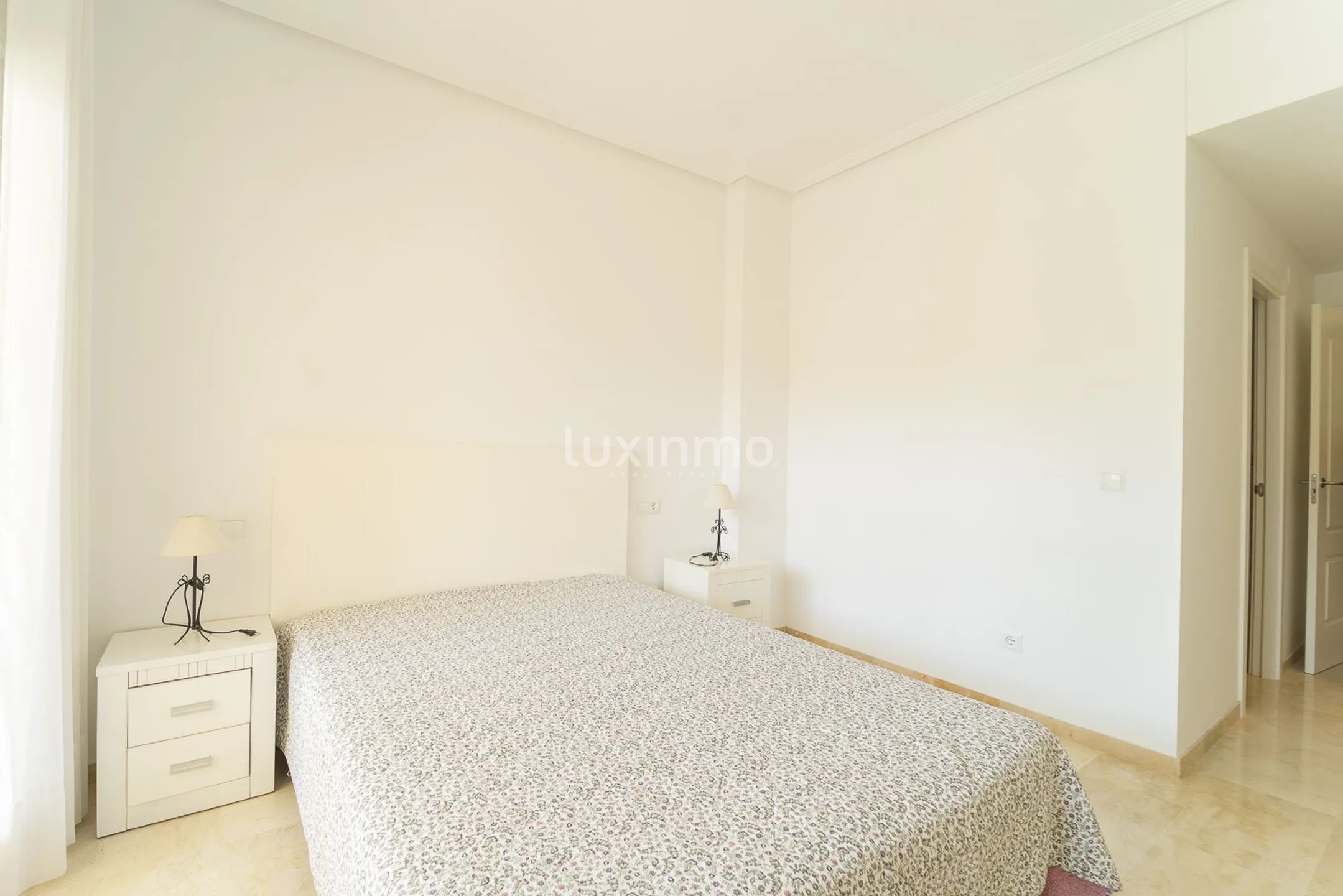 Apartment on the second line of the beach in Mascarat — photo 18