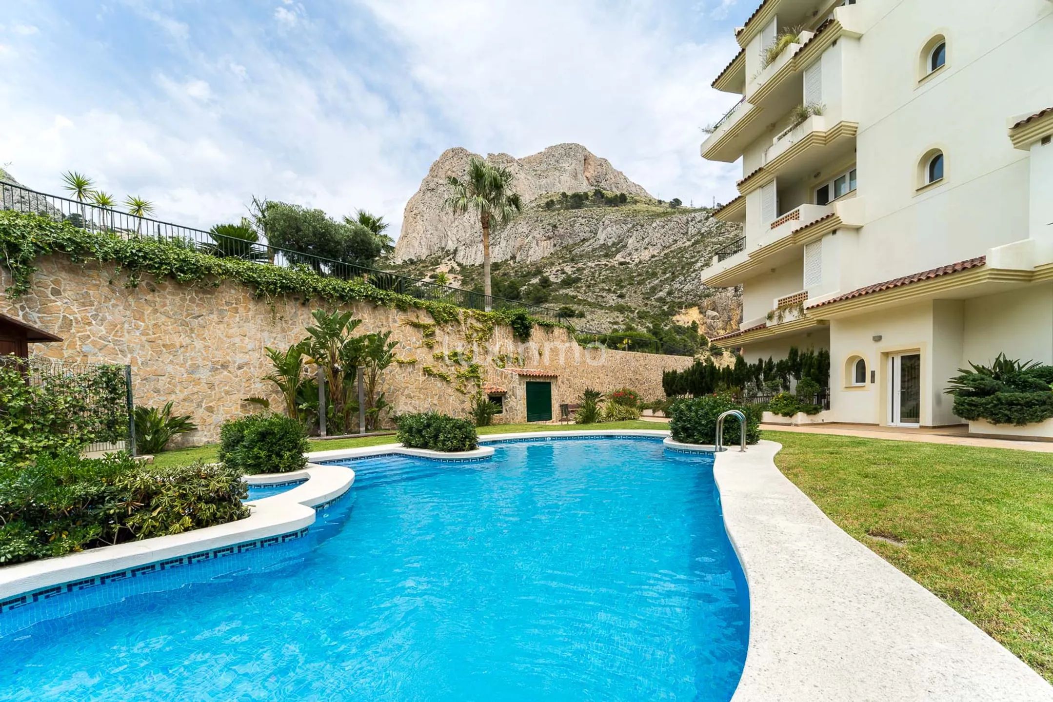 Apartment on the second line of the beach in Mascarat — photo 6