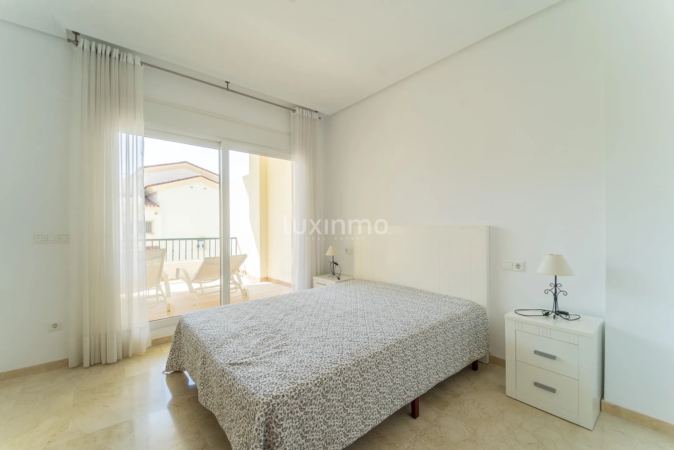 Apartment on the second line of the beach in Mascarat — photo 17