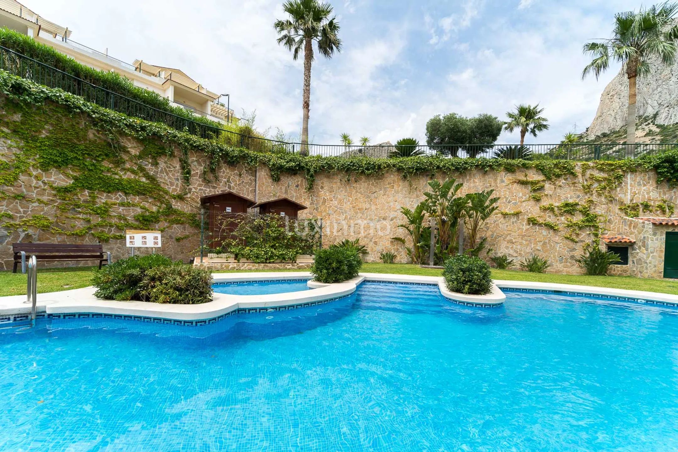 Apartment on the second line of the beach in Mascarat — photo 2