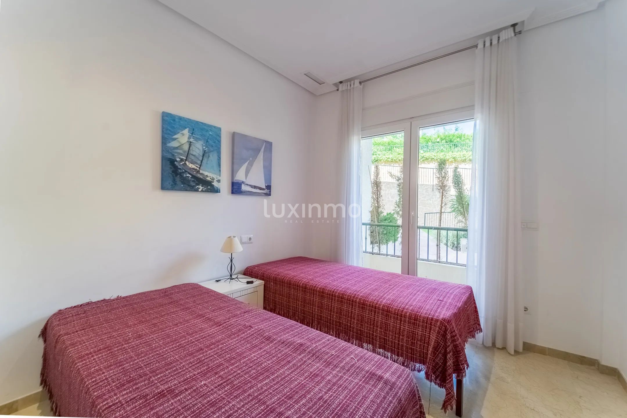 Apartment on the second line of the beach in Mascarat — photo 22