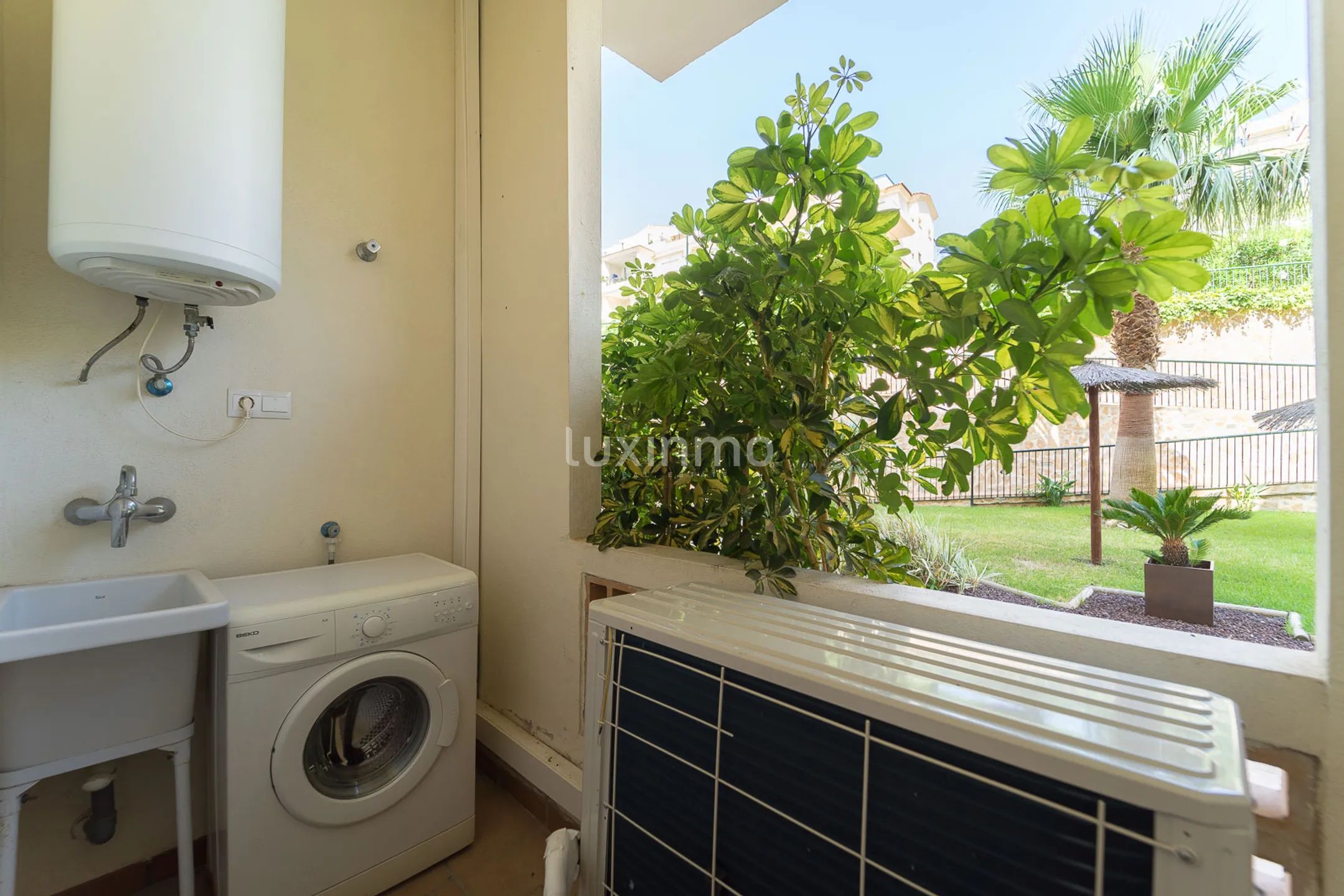 Apartment on the second line of the beach in Mascarat — photo 16