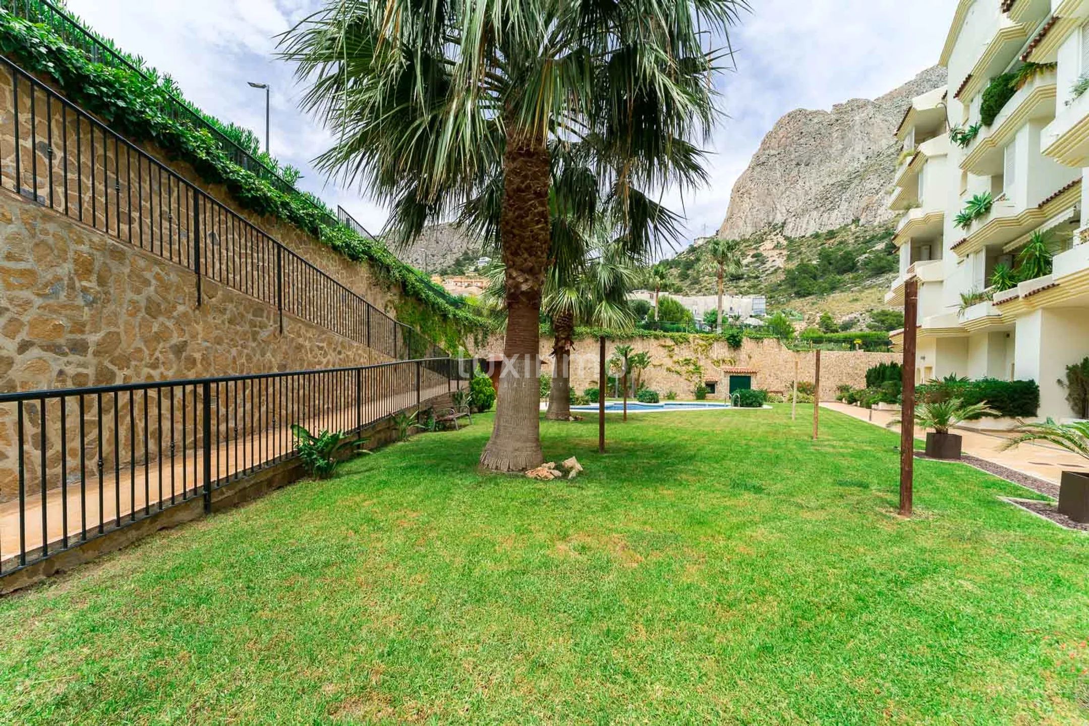 Apartment on the second line of the beach in Mascarat — photo 5