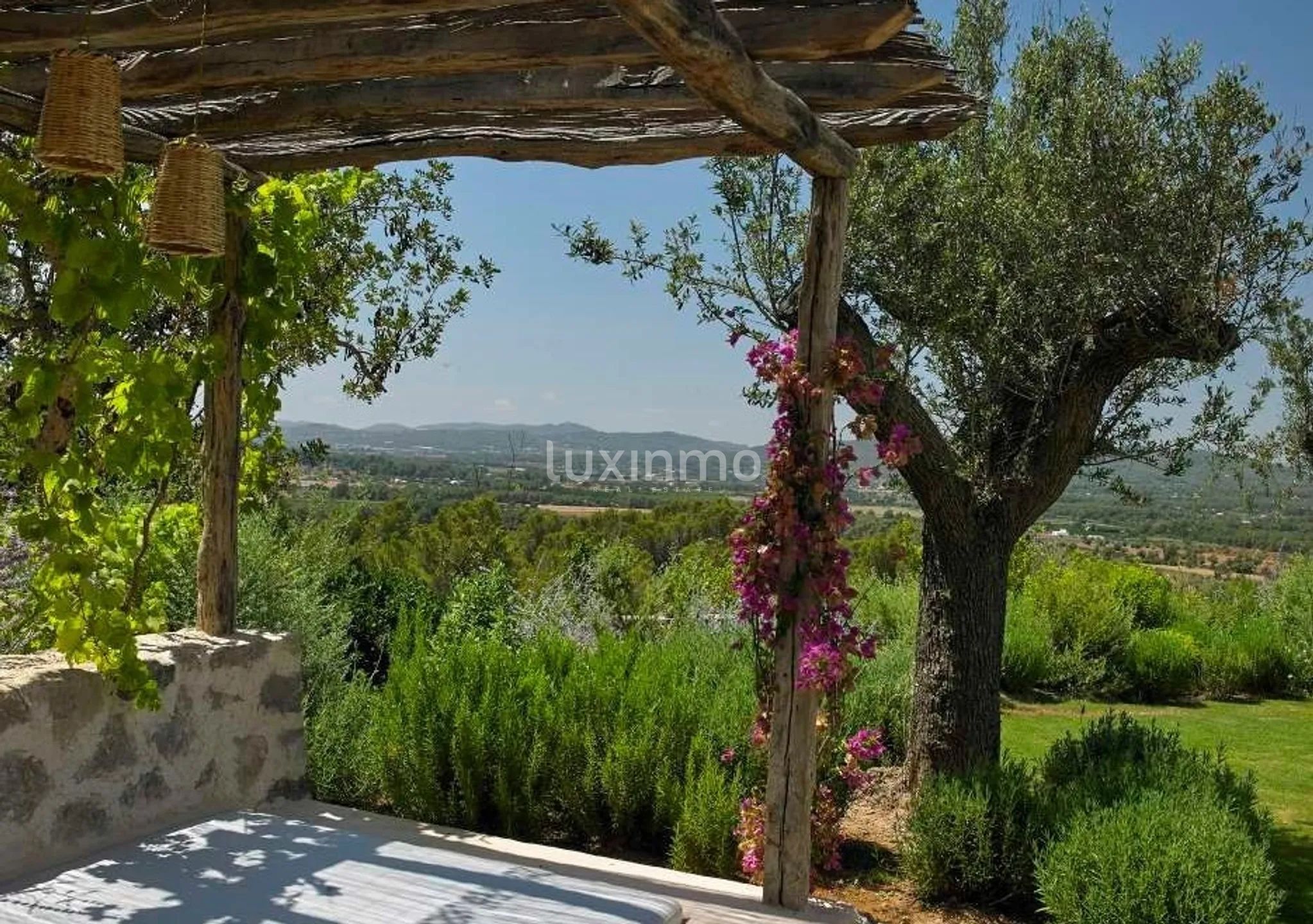 Villa con diseño de Blakstad a la venta en Ibiza — photo 16