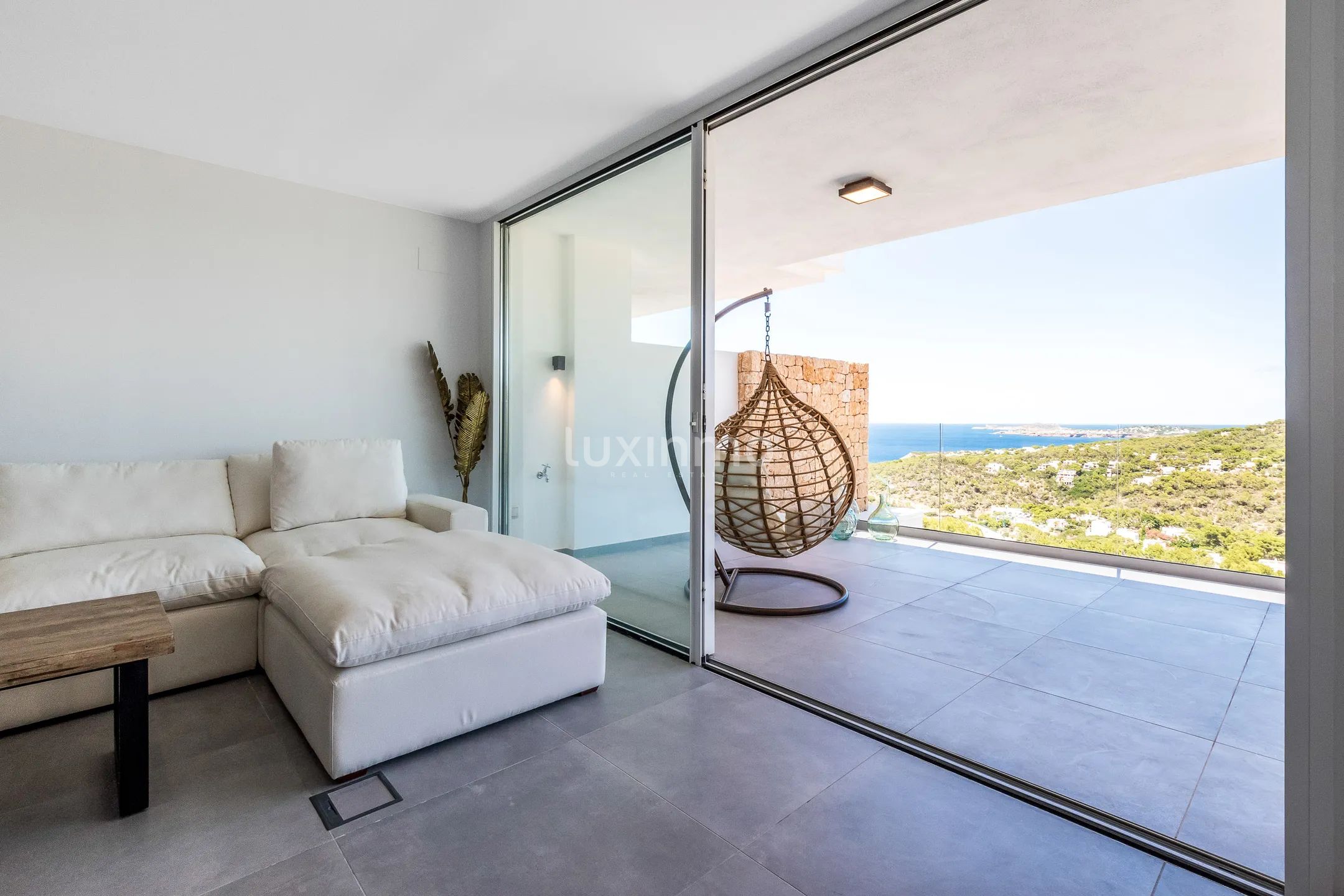 Modern penthouse met uitzicht op zee in Ibiza — photo 6