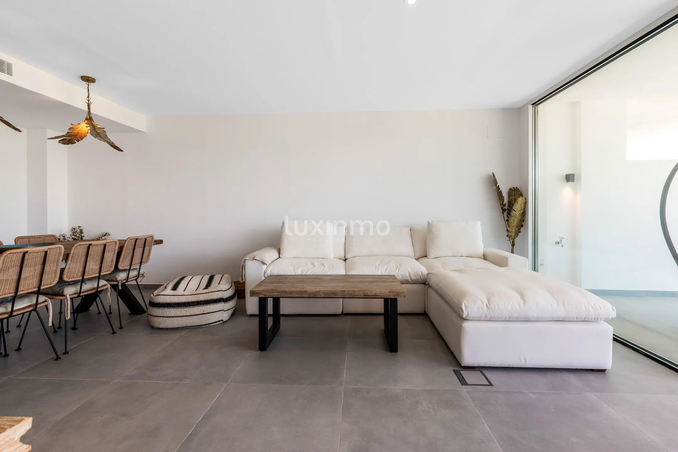 Modern penthouse met uitzicht op zee in Ibiza — photo 9