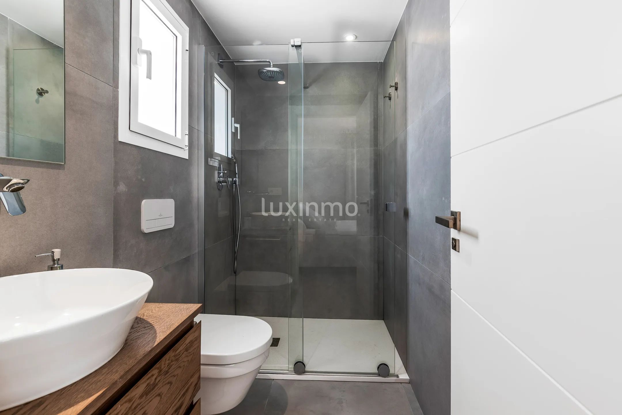 Modern penthouse met uitzicht op zee in Ibiza — photo 22