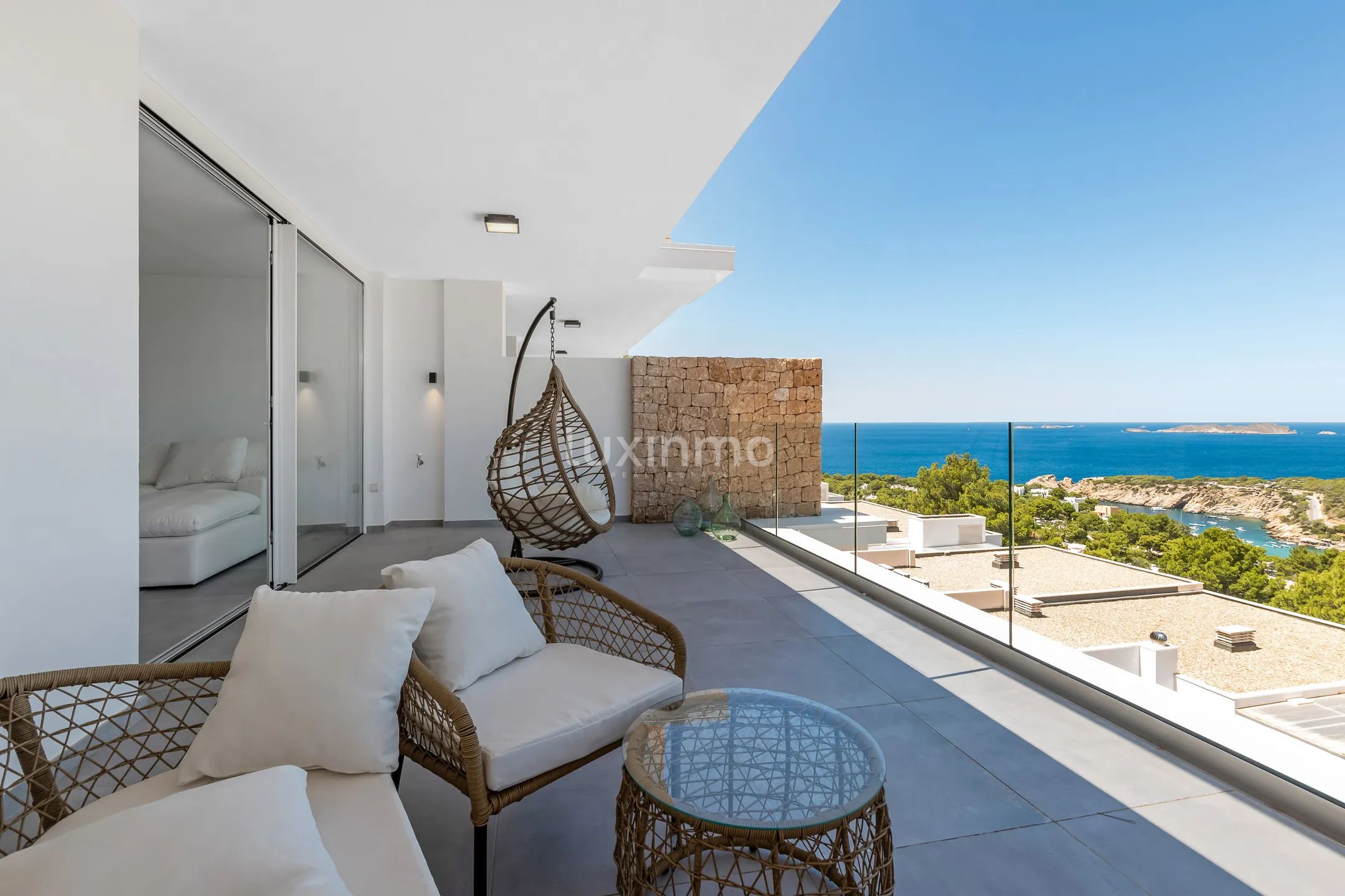 Modern penthouse met uitzicht op zee in Ibiza — photo 3