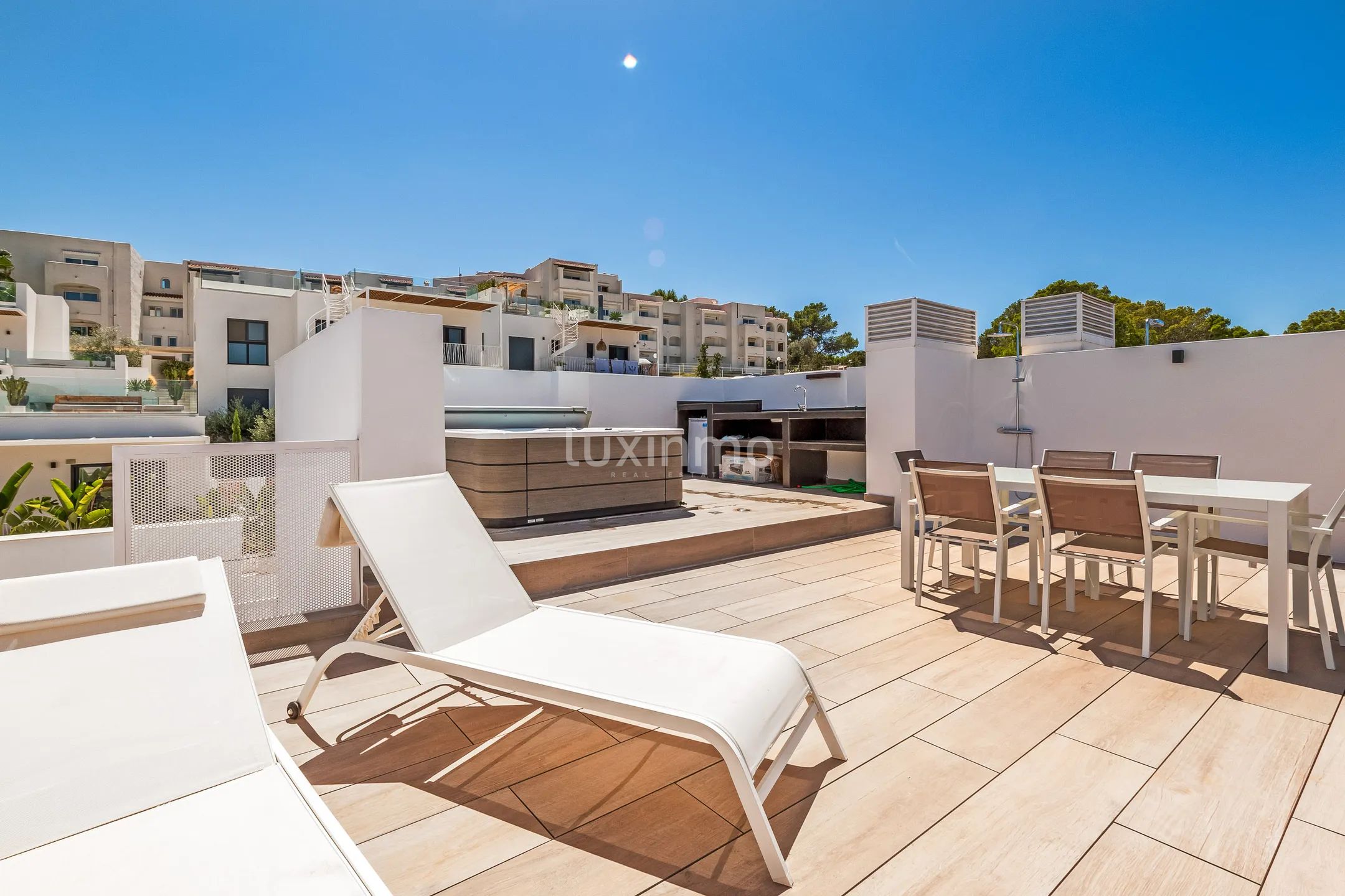 Modern penthouse met uitzicht op zee in Ibiza — photo 27