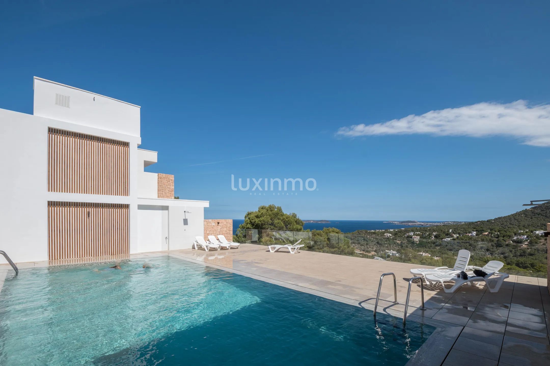 Modern penthouse met uitzicht op zee in Ibiza — photo 30
