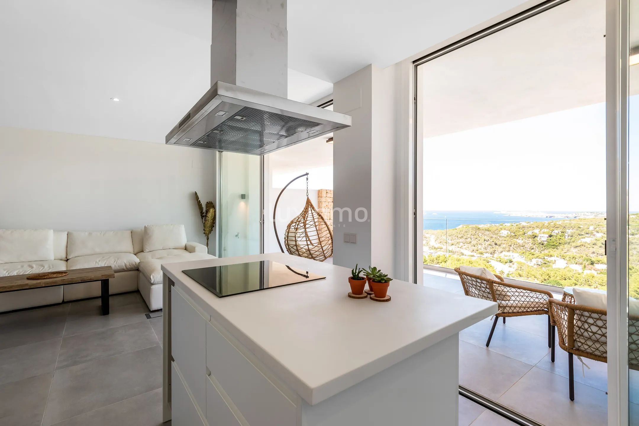 Modern penthouse met uitzicht op zee in Ibiza — photo 10