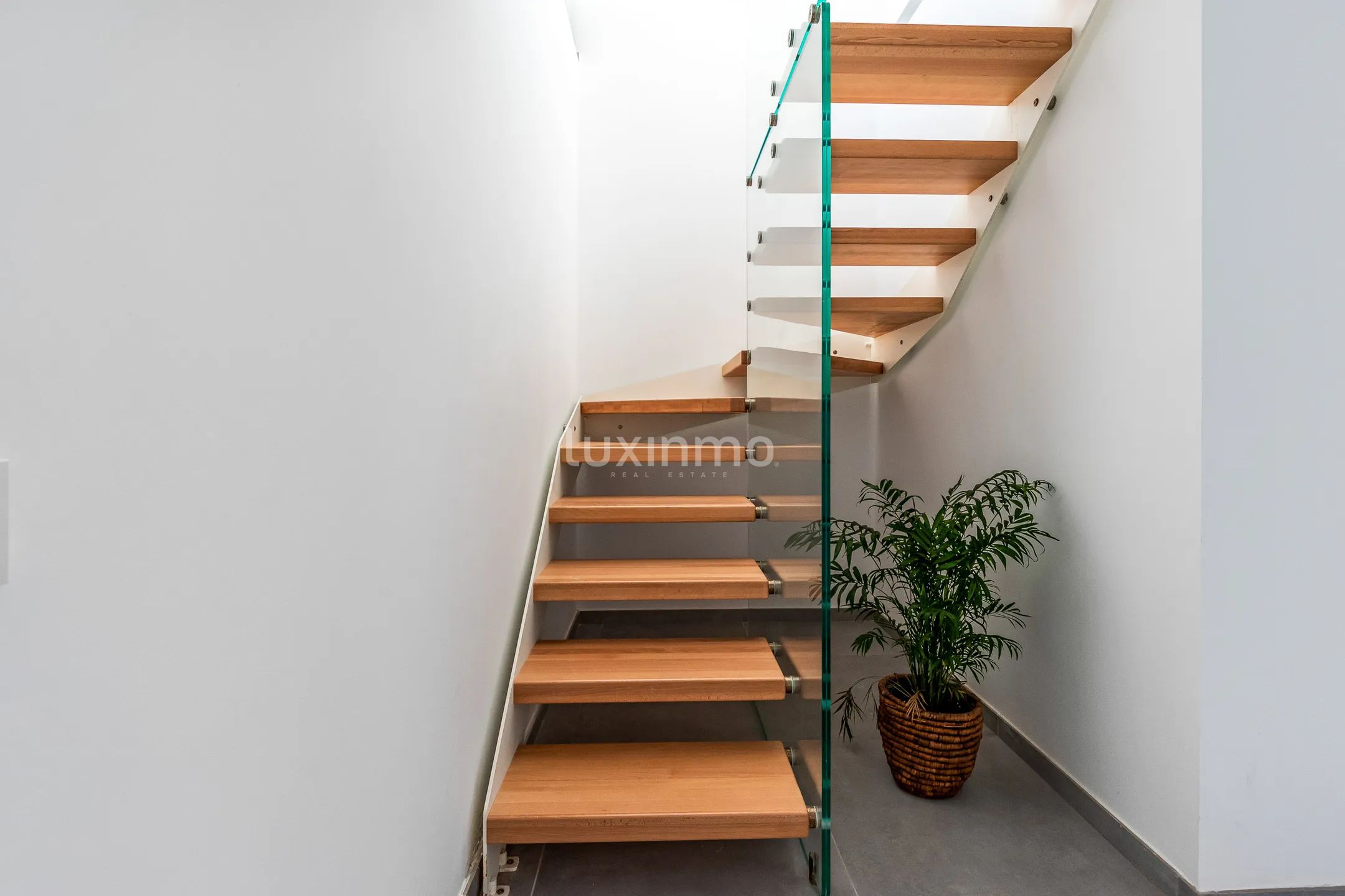 Modern penthouse met uitzicht op zee in Ibiza — photo 18