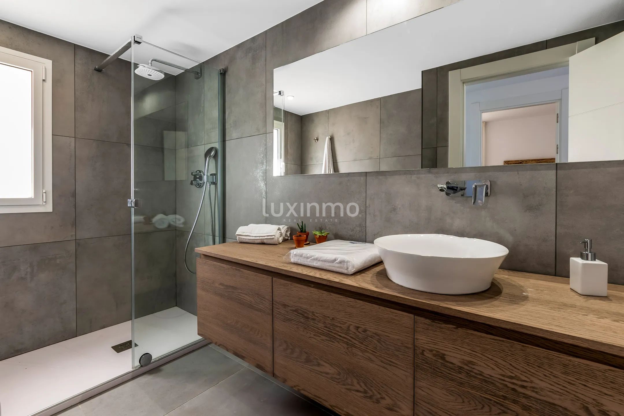 Modern penthouse met uitzicht op zee in Ibiza — photo 23