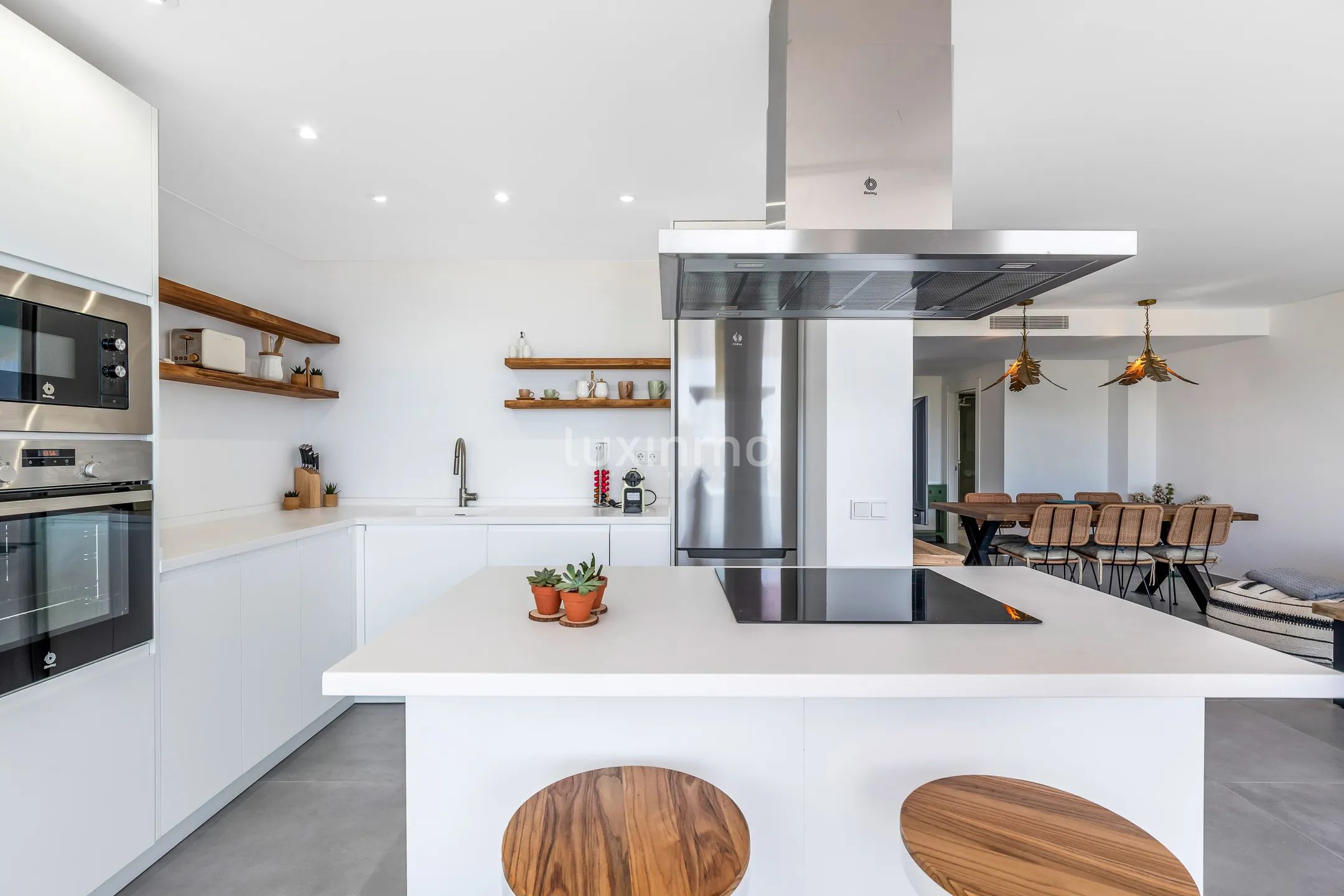Modern penthouse met uitzicht op zee in Ibiza — photo 13