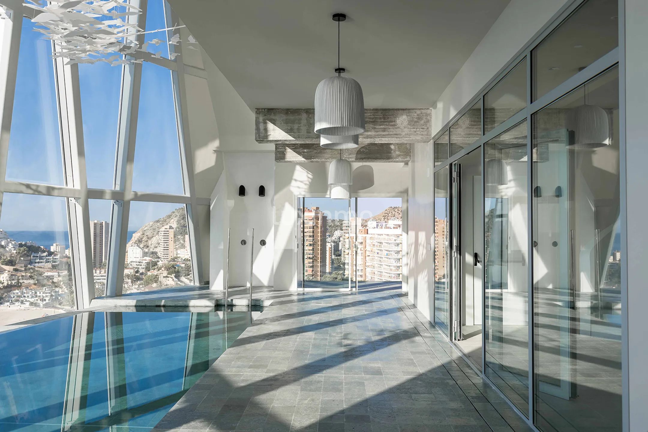 Delfin Tower Benidorm Appartements uniques sur le front de mer — photo 21