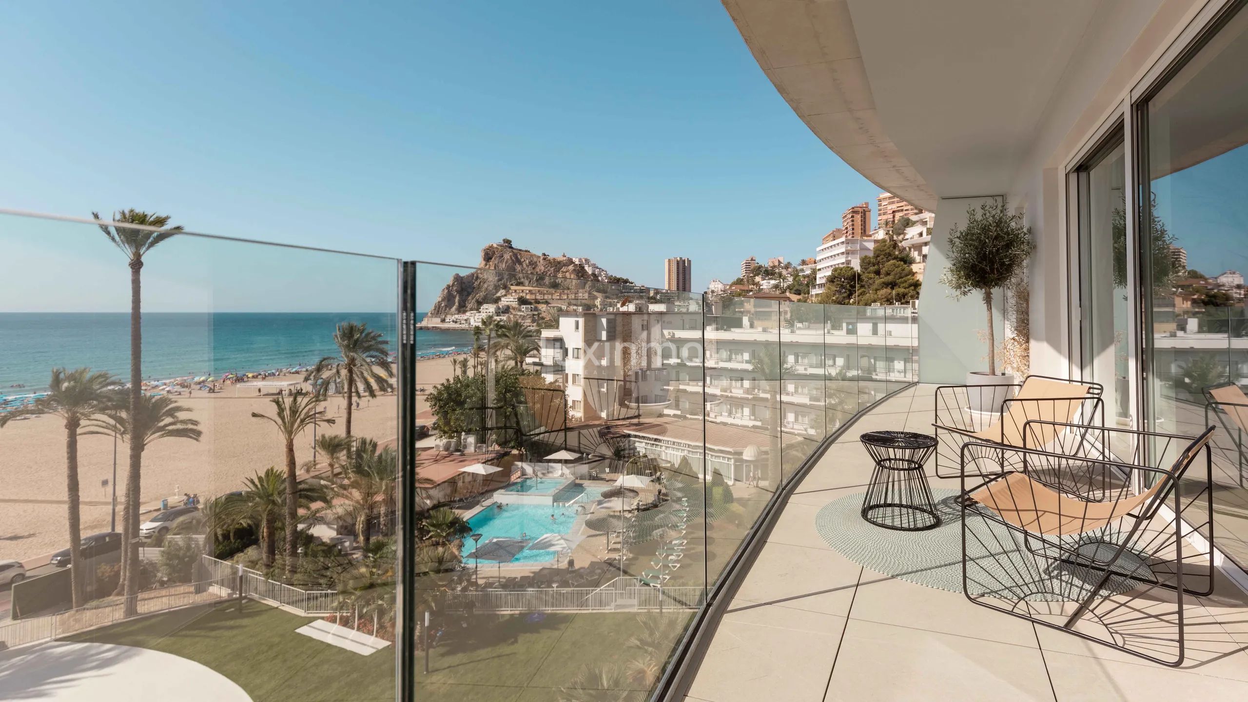 Unique apartments on the beachfront in Delfin Tower Benidorm — photo 14