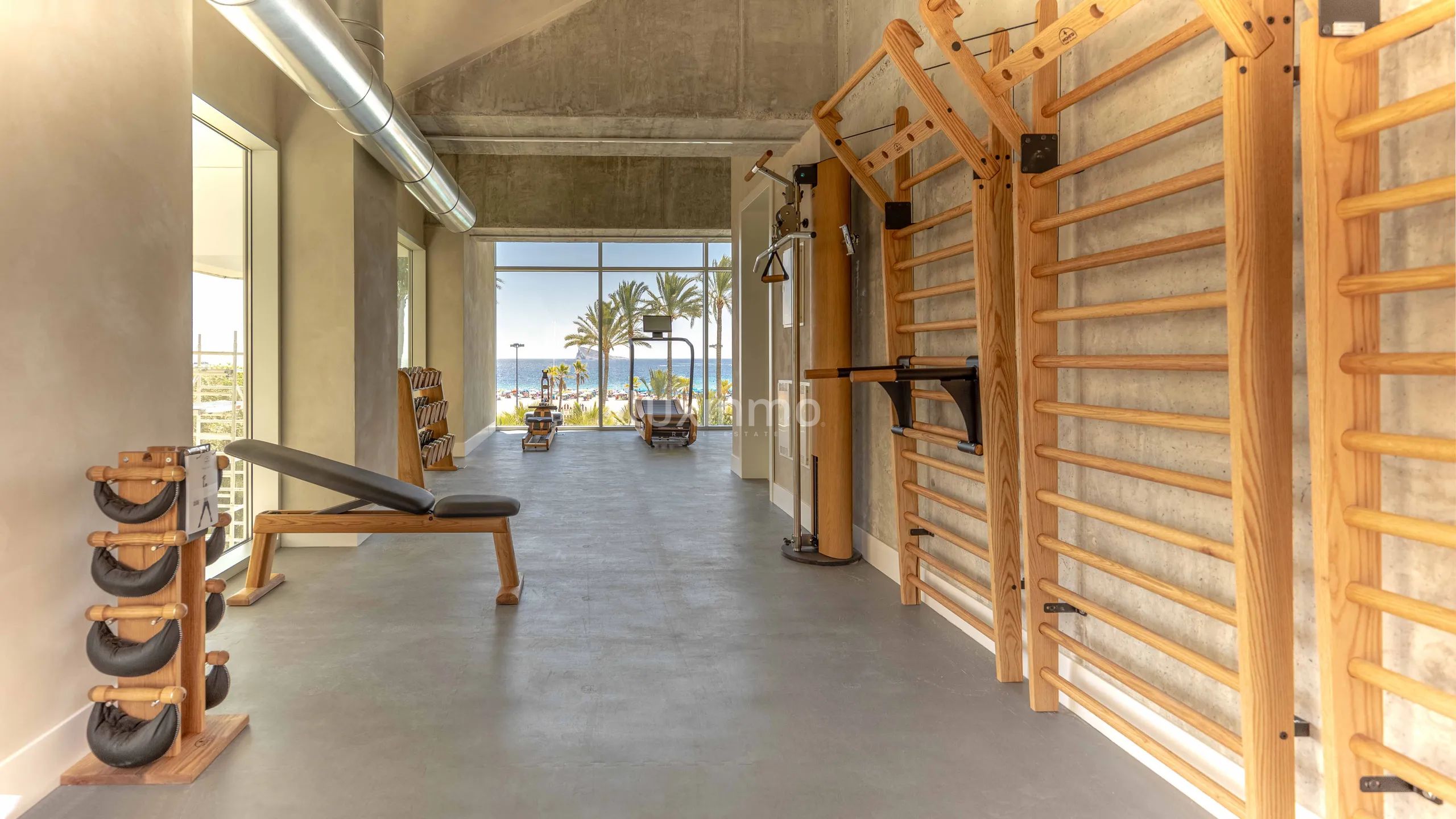 Unique apartments on the beachfront in Delfin Tower Benidorm — photo 22