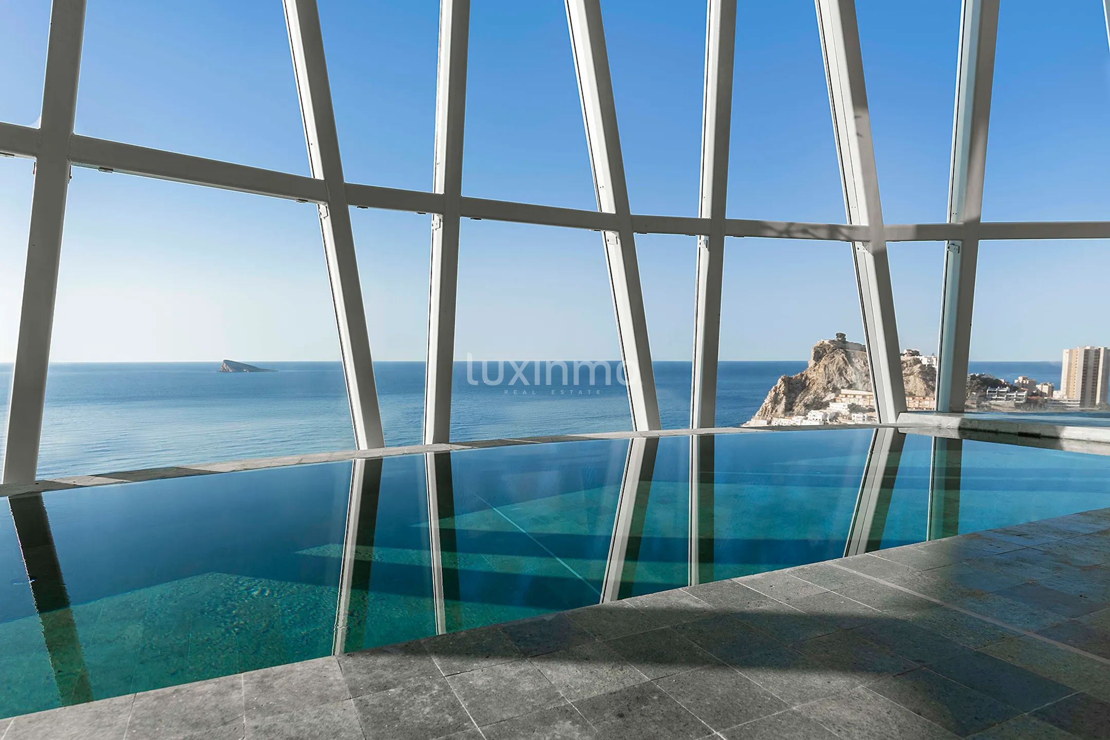 Unique apartments on the beachfront in Delfin Tower Benidorm — photo 25