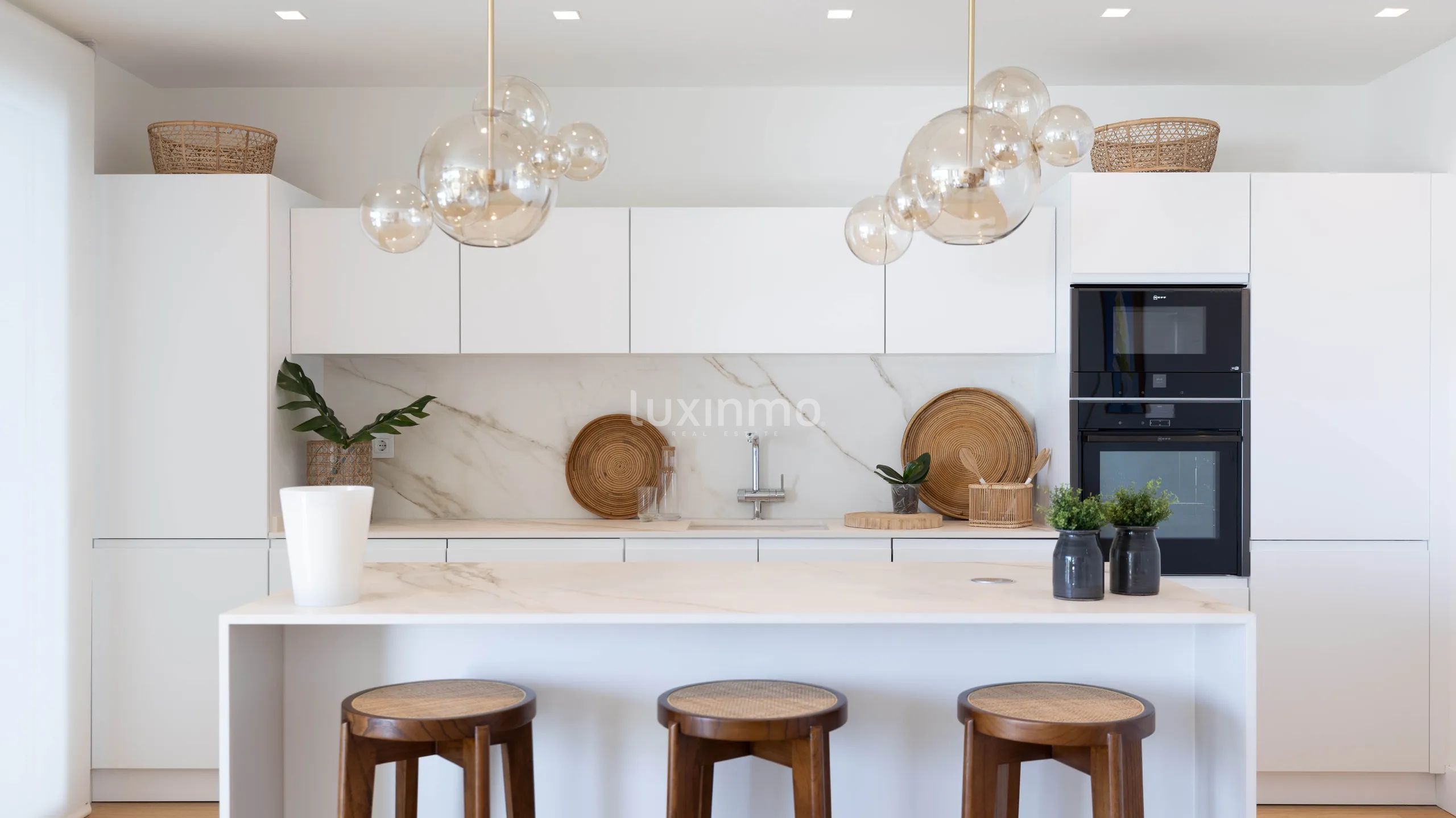 Unique apartments on the beachfront in Delfin Tower Benidorm — photo 12