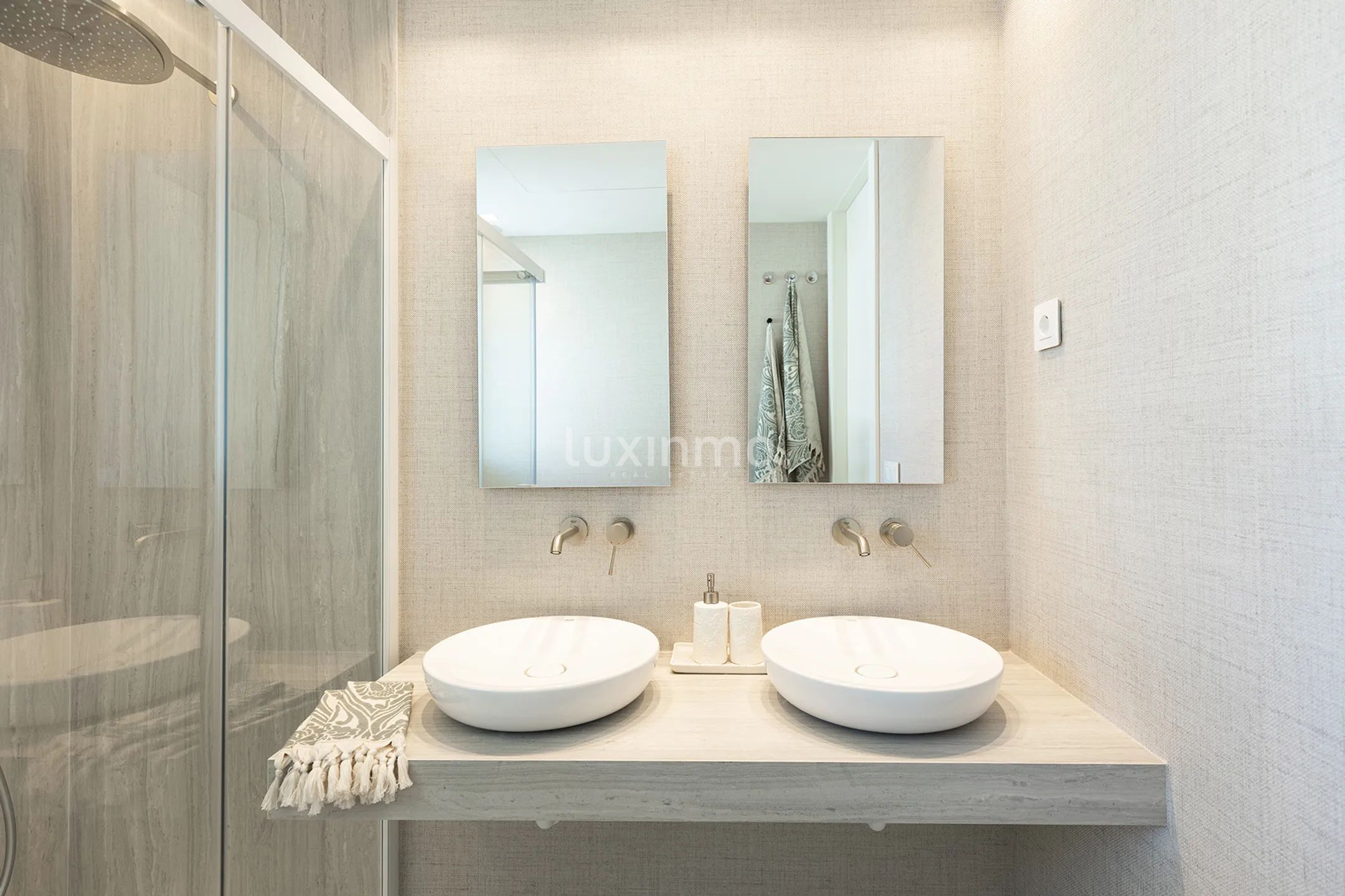 Unique apartments on the beachfront in Delfin Tower Benidorm — photo 16