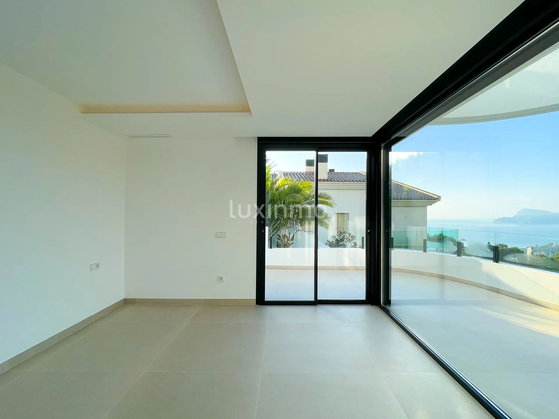 New modern villa in Altea Hills — photo 18