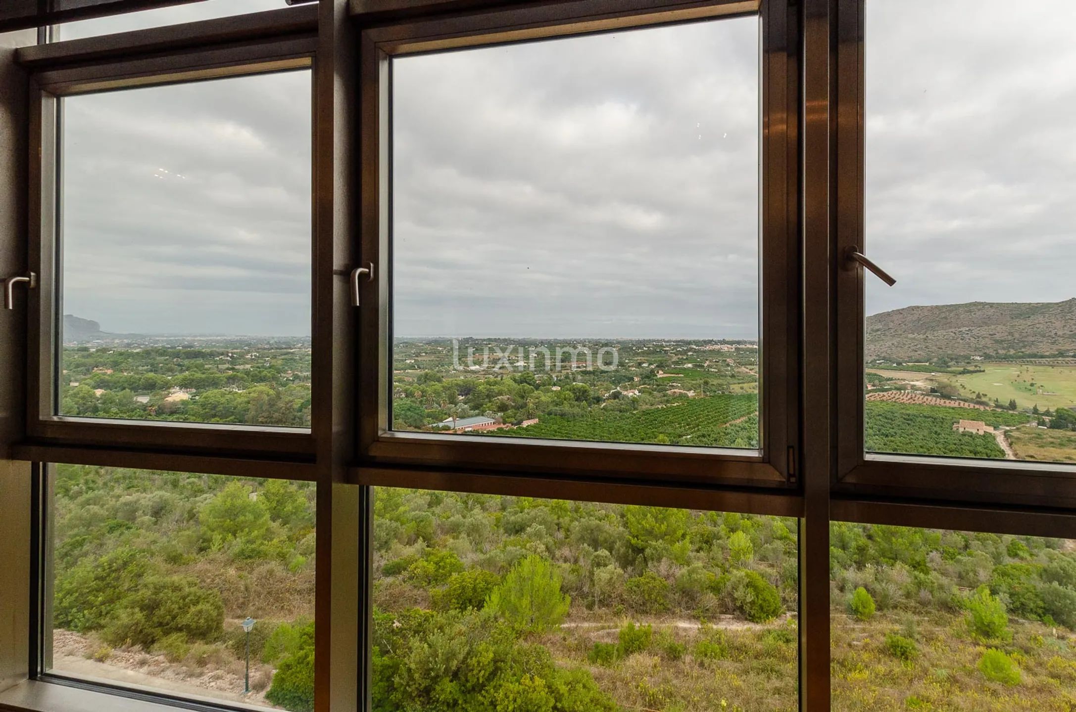 Villa with sea views for rent in La Sella Golf — photo 46