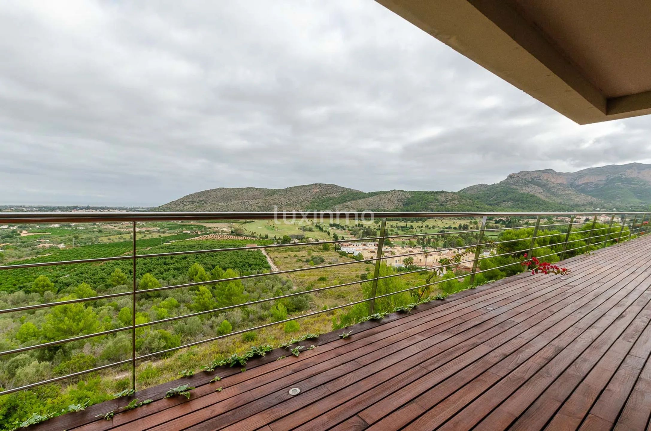 Villa with sea views for rent in La Sella Golf — photo 35