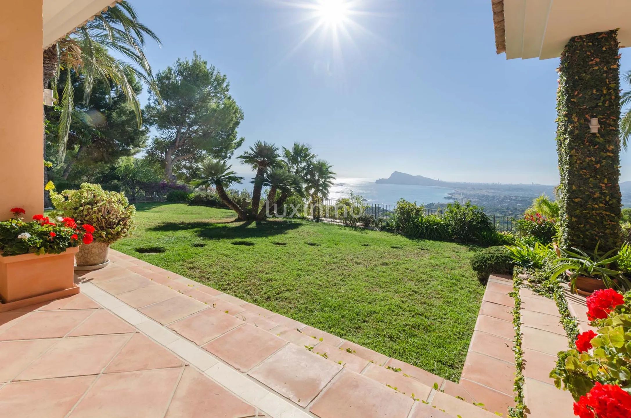 Villa in koloniale stijl in Altea Hills met uitzicht op zee — photo 16