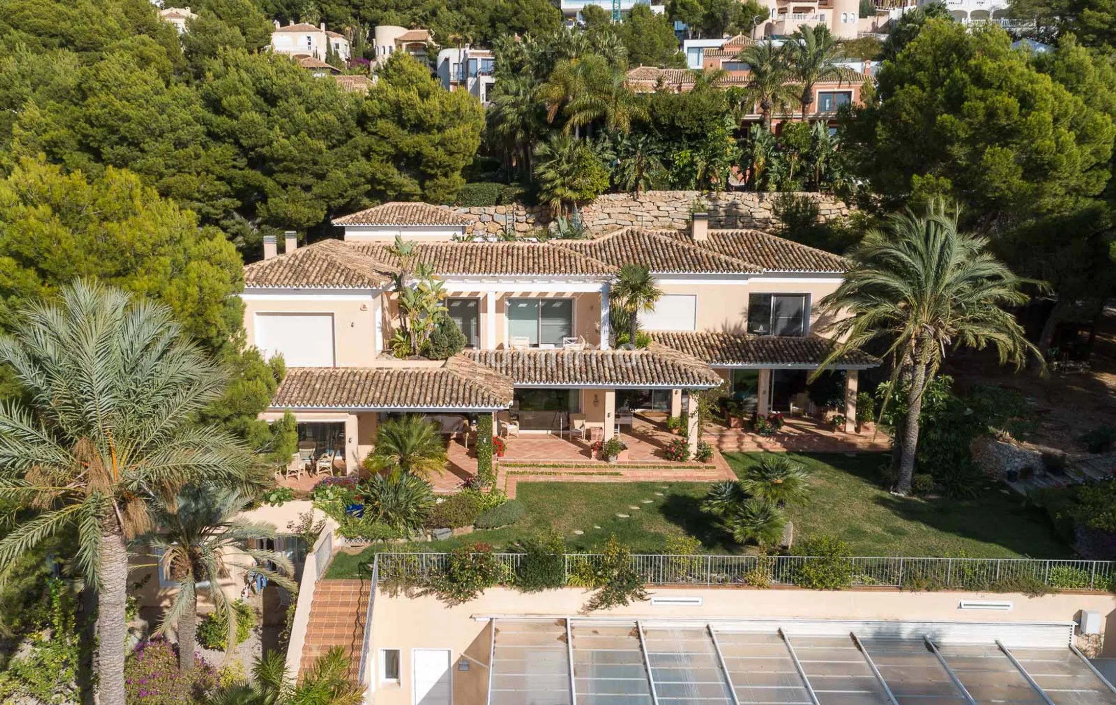 Villa in koloniale stijl in Altea Hills met uitzicht op zee — photo 2