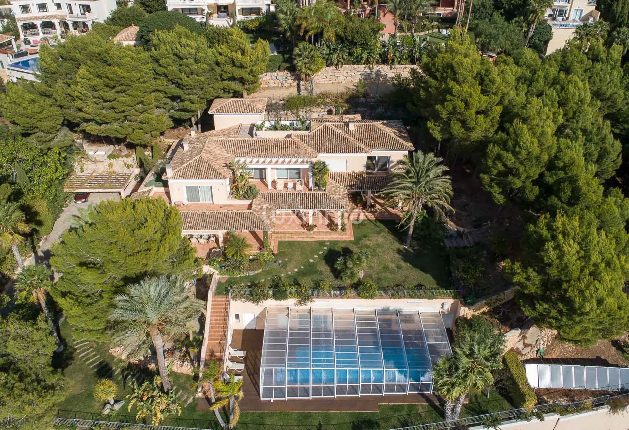 Villa in koloniale stijl in Altea Hills met uitzicht op zee — photo 1