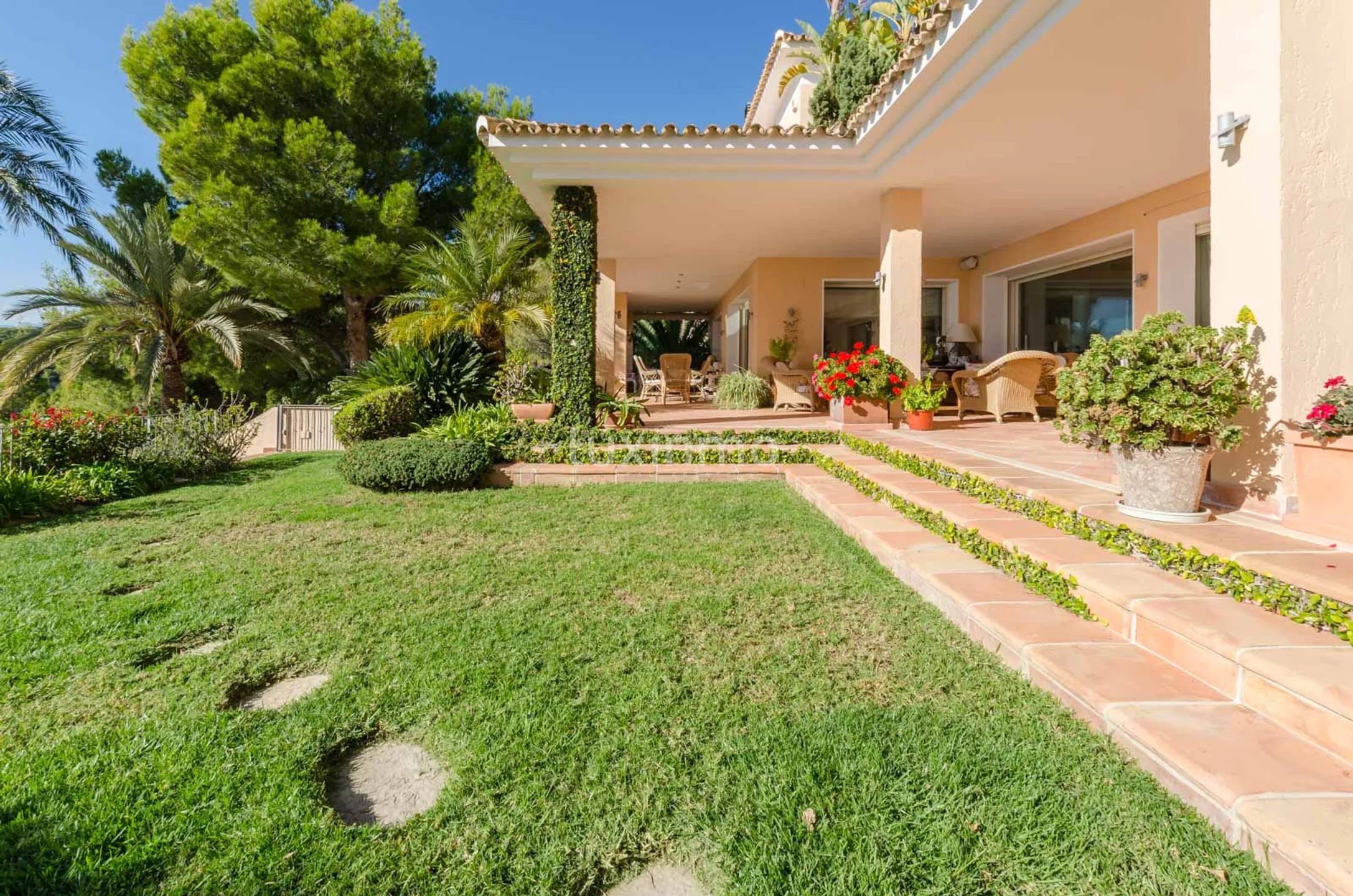 Villa in koloniale stijl in Altea Hills met uitzicht op zee — photo 18