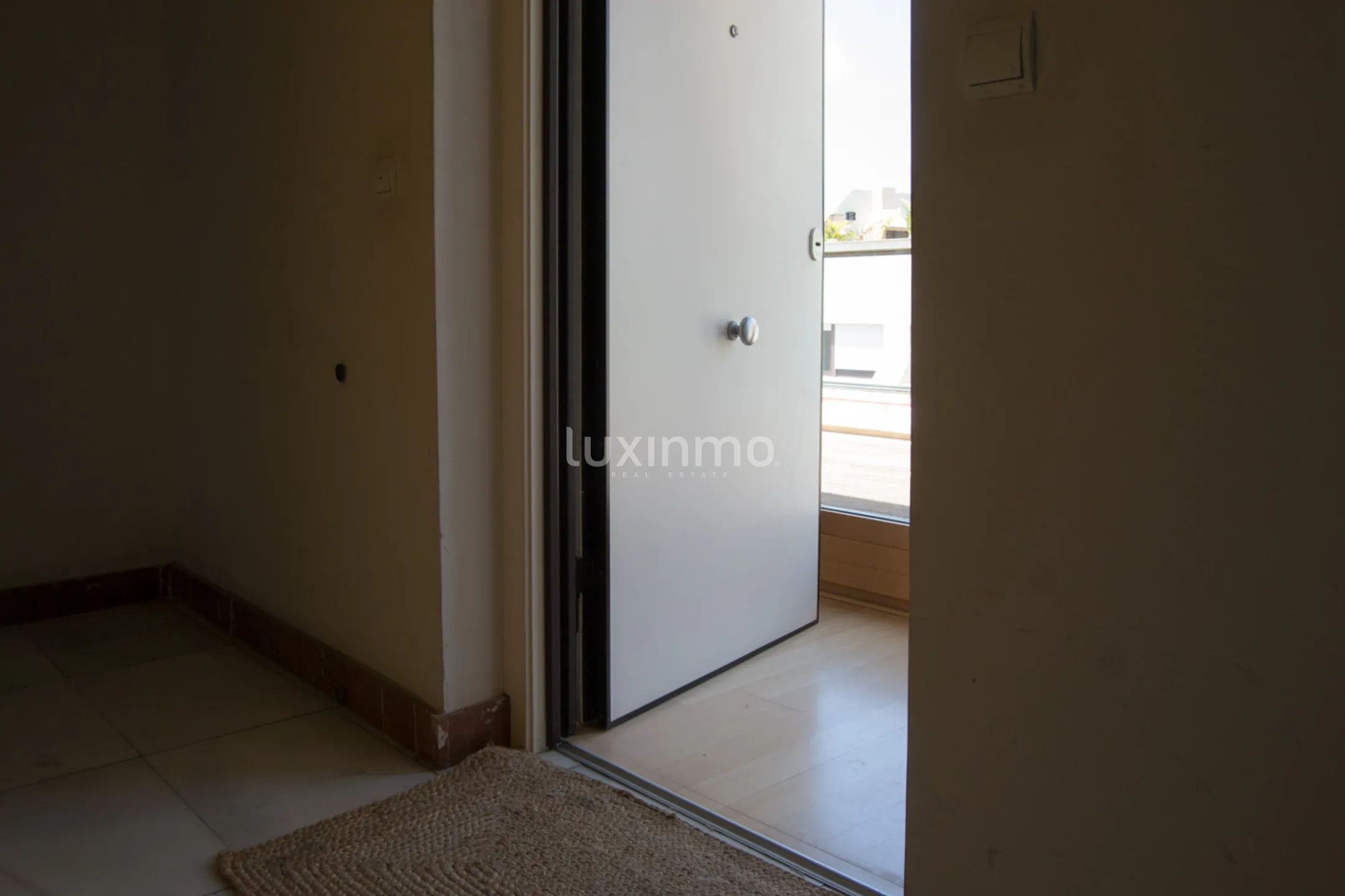 Prachtvolles Eck-Penthouse auf der Esplanade von Alicante — photo 14