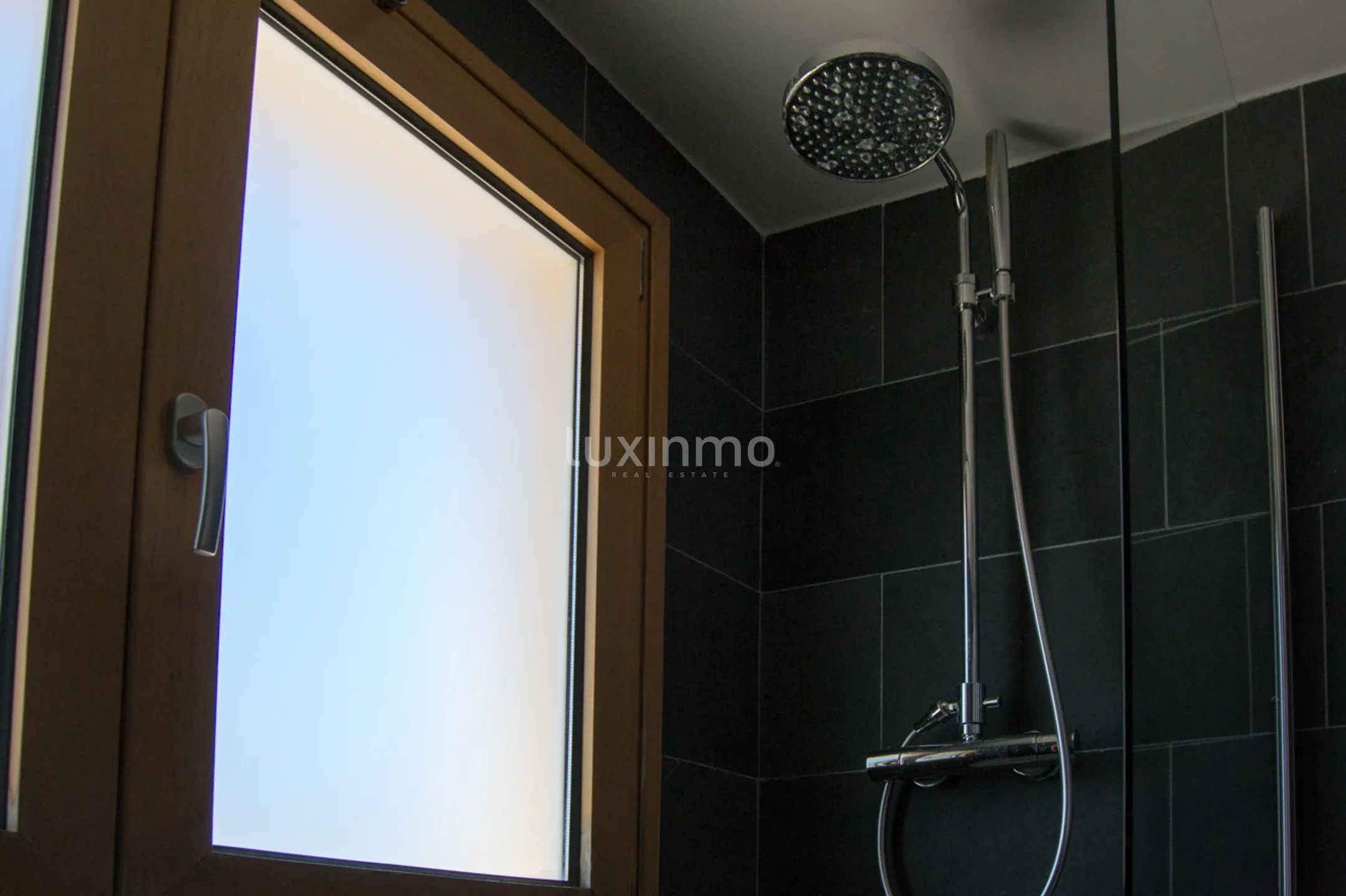 Prachtvolles Eck-Penthouse auf der Esplanade von Alicante — photo 32