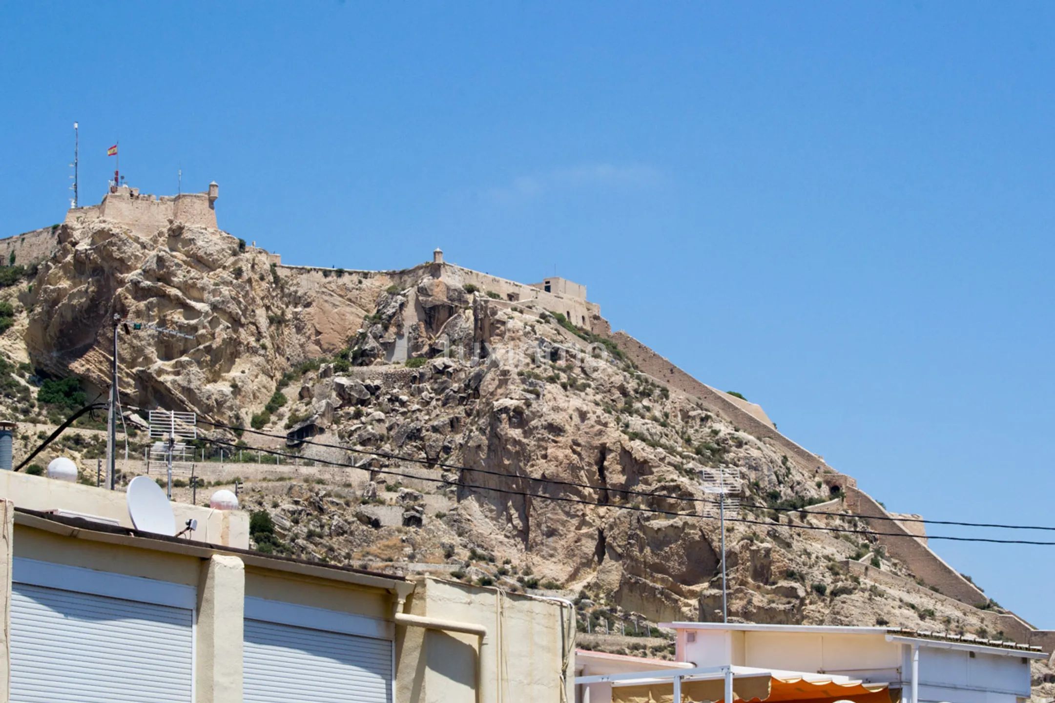 Prachtvolles Eck-Penthouse auf der Esplanade von Alicante — photo 21